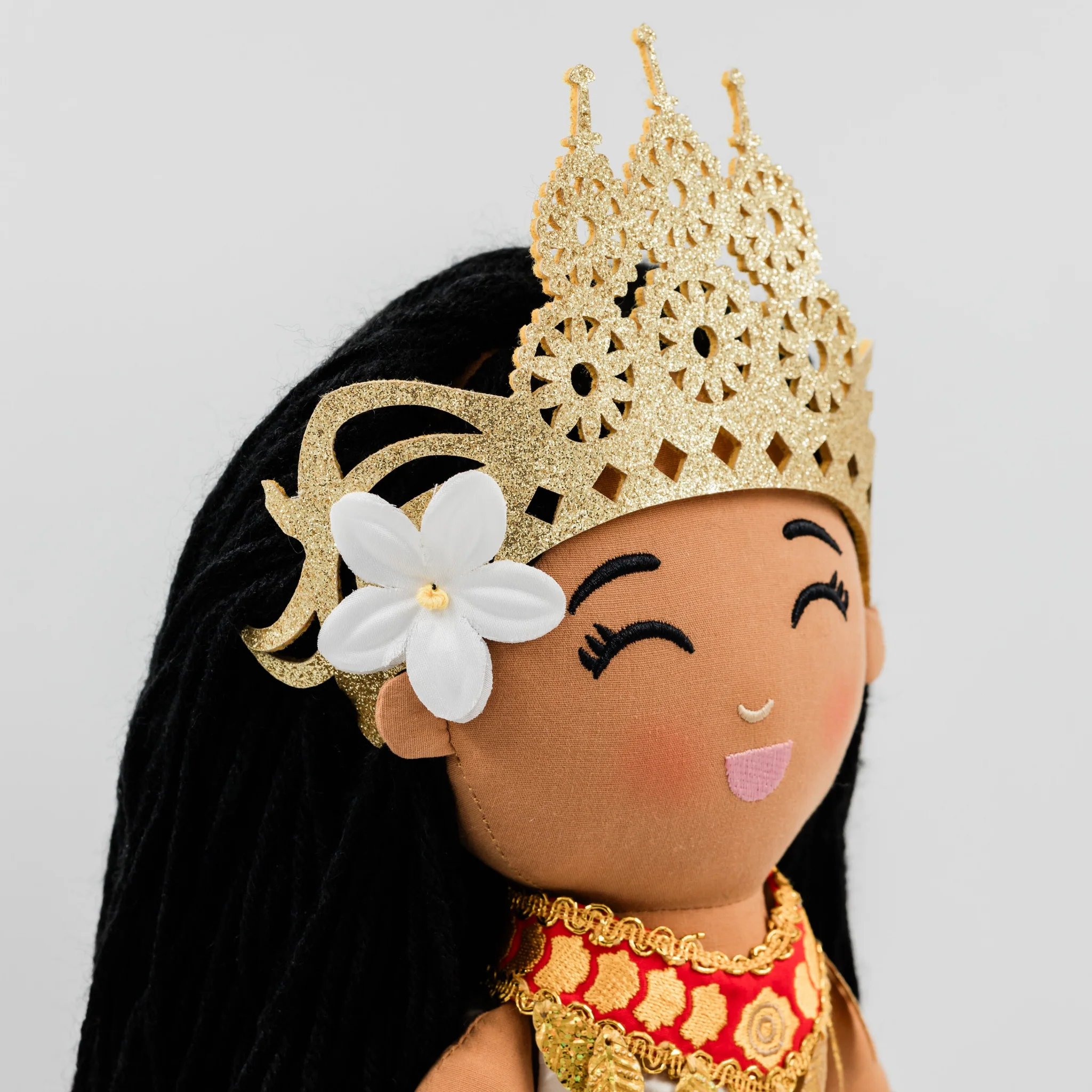 Cambodian 'Soriya' Cultural Doll - Image 3