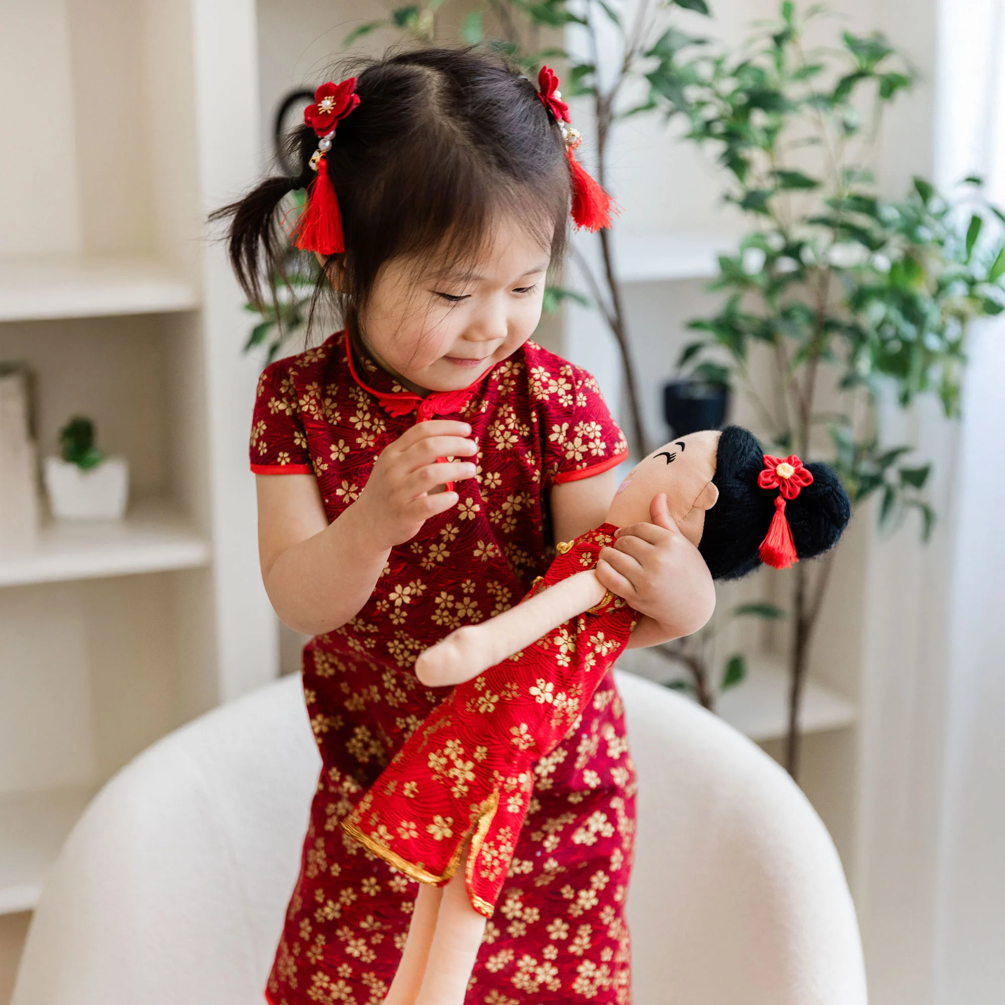 Chinese 'Mei' Cultural Doll - Image 4