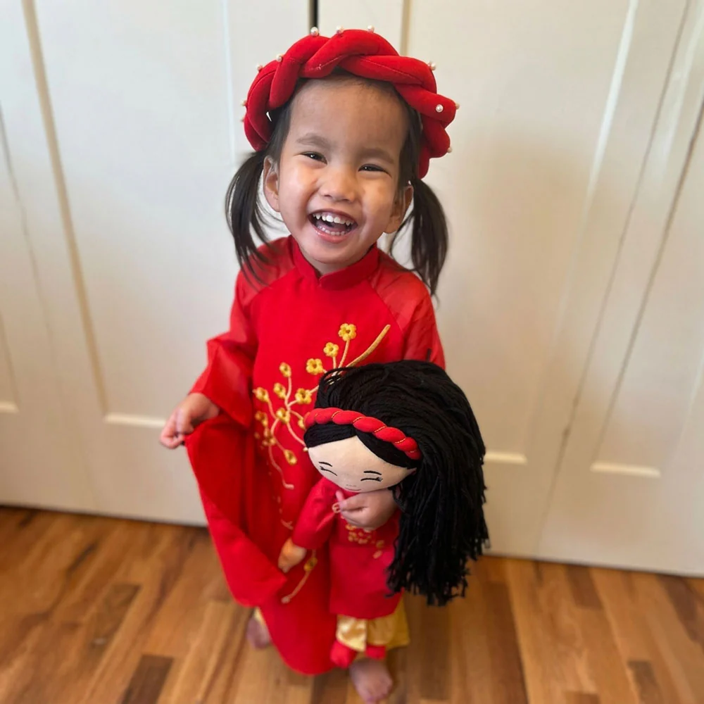 Vietnamese 'Hoa' Cultural Doll - Image 4