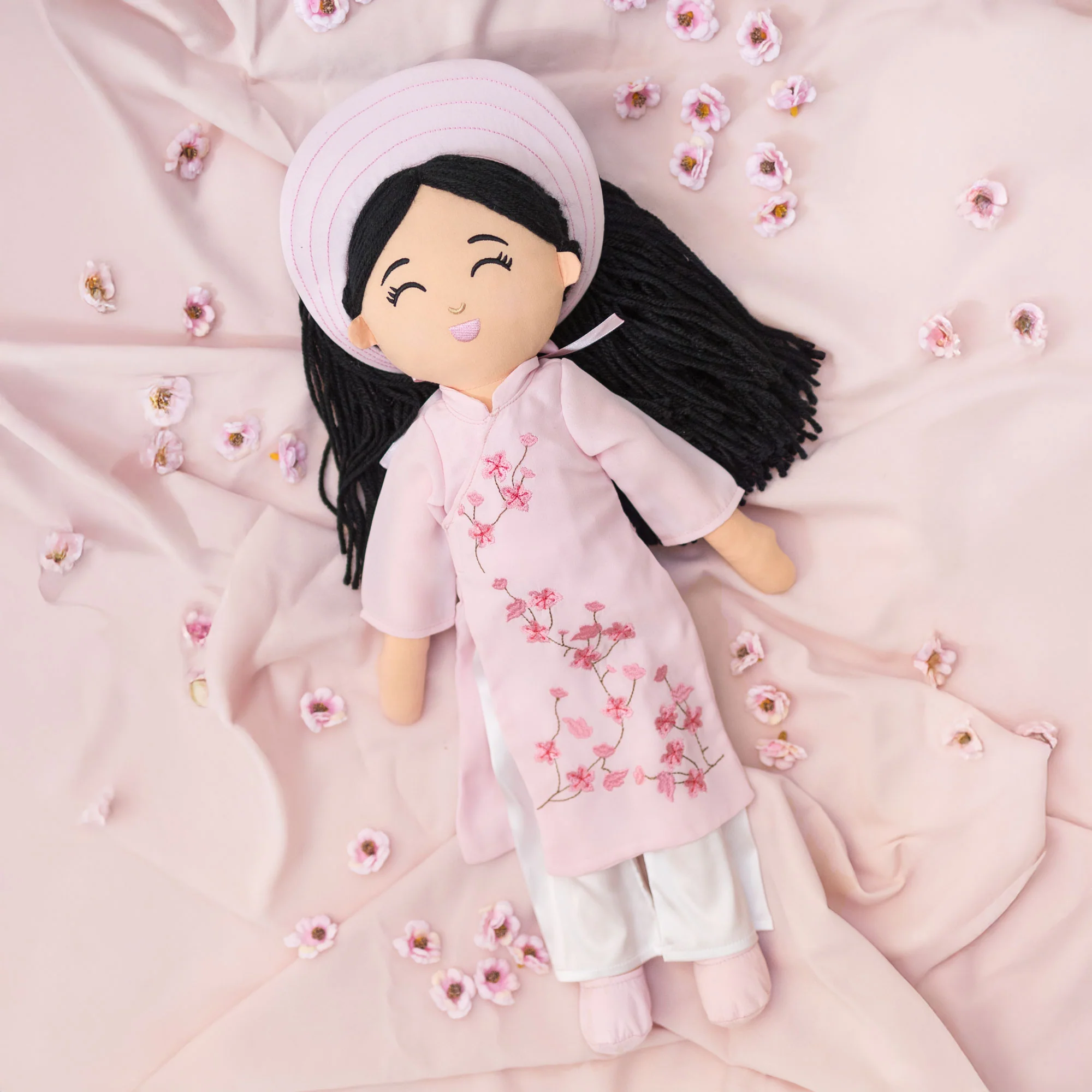 Vietnamese 'Thuong' Cultural Doll - Image 6